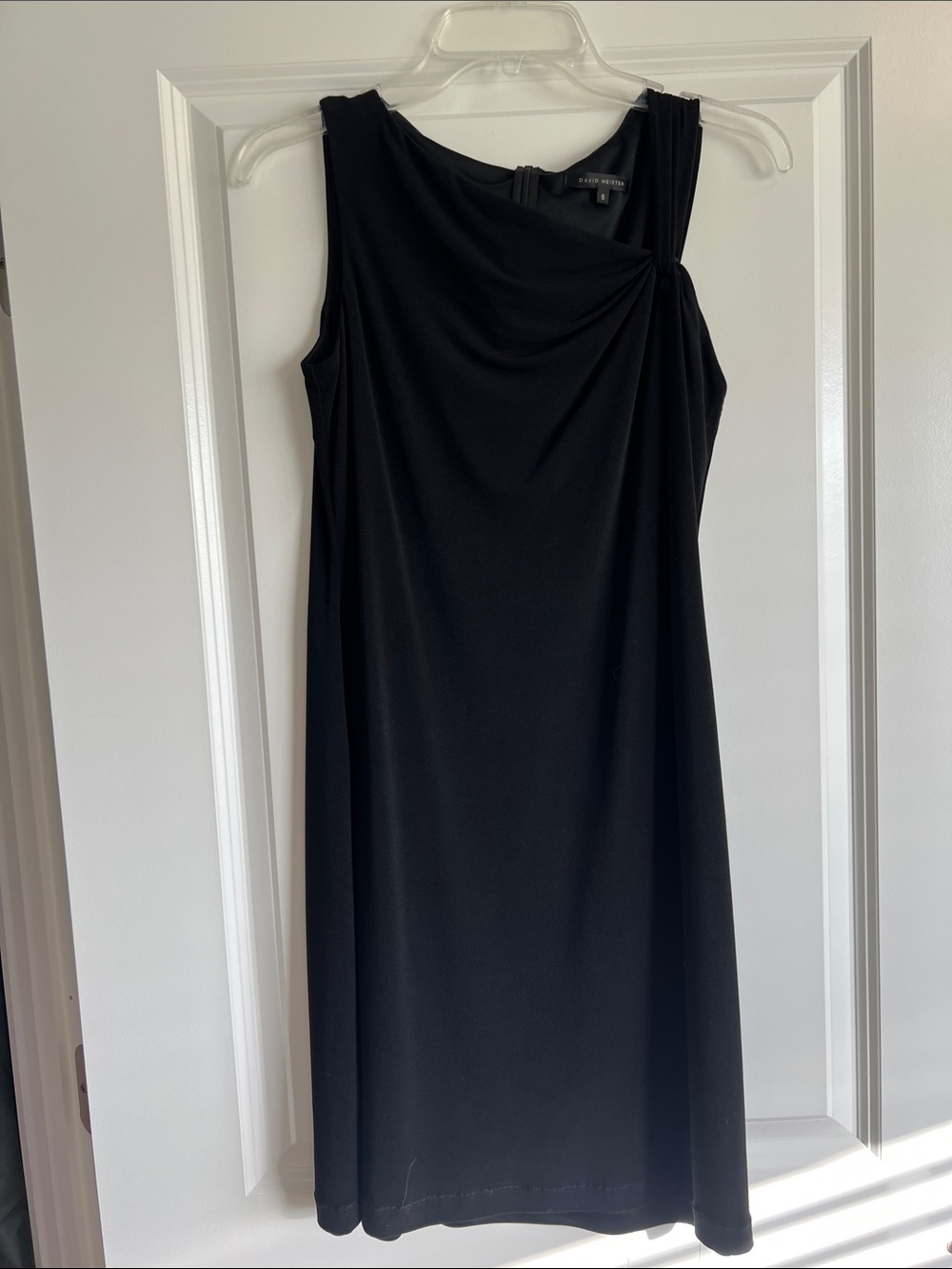 David Meister- Elegant Black Sleeveless Twist-Neck Dress